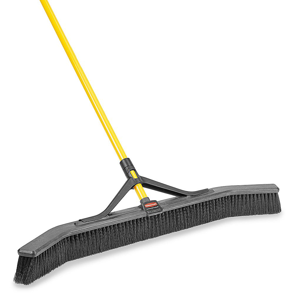 Rubbermaid Maximizer Push-to-Center Push Broom — 36"